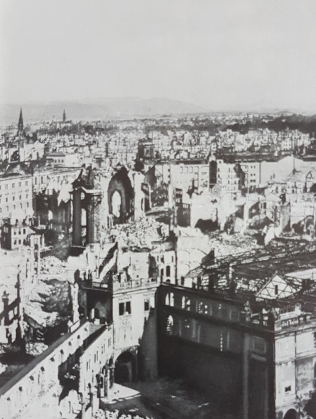 Datei:Inferno in Dresden.jpg