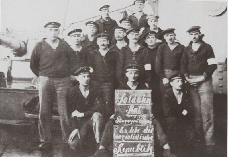 Datei:Matrosen sozialistischen Republik 1918.jpg