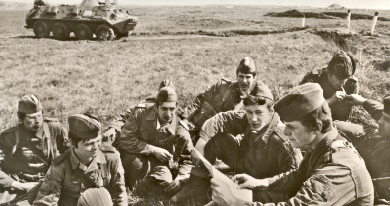 Datei:Taegliche Zeitungsschau.jpg