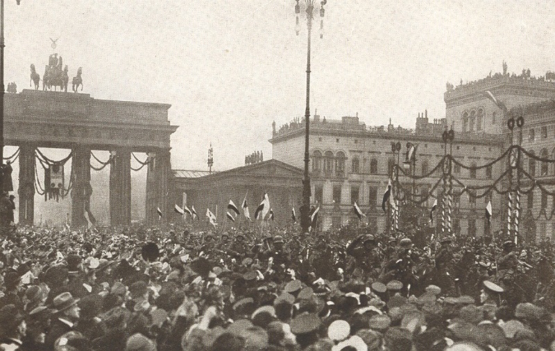 Dezember 1918 Zeit der Revolution-Einzug der Besiegten in Berlin-Waffenstillstand-der Krieg ist aus