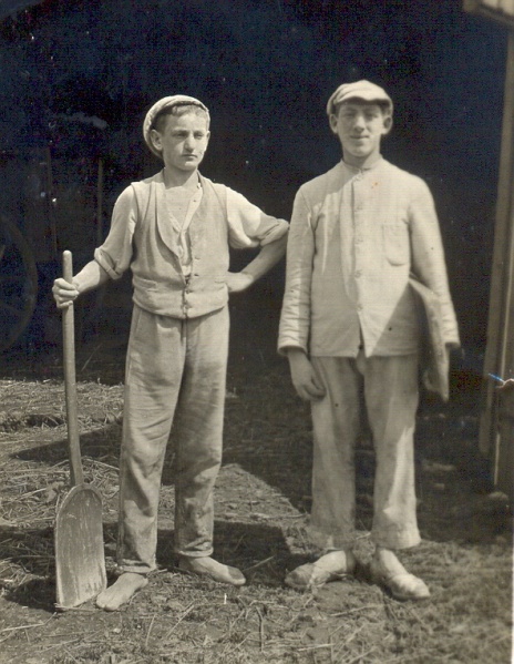 Datei:Max Richter m Gesellen.jpg