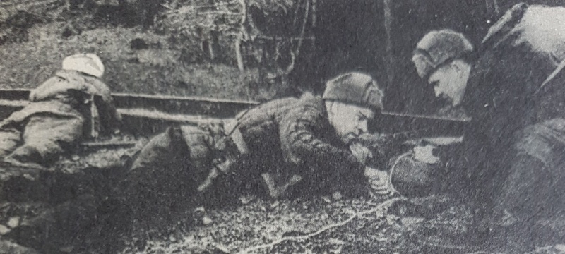 Datei:Partisanen - Sprengung einer Eisenbahnlinie.jpg