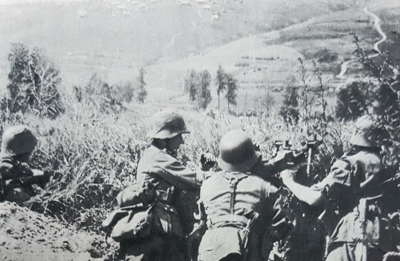 Datei:MG vor Smolensk 16.7.1941.jpg