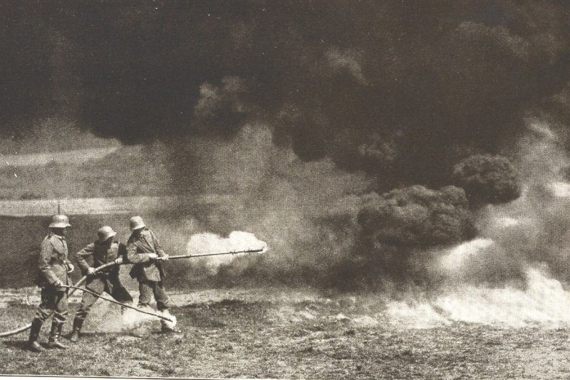 Datei:Flammenwerfer 2.jpg