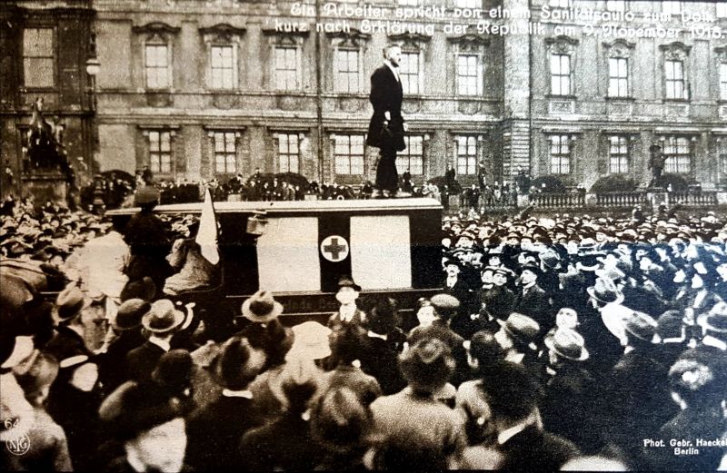 Datei:EsistderVorabendderRevolution - 9.11.1918.jpg