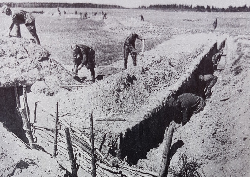 Datei:Schützengraben - sowjetische System.jpg