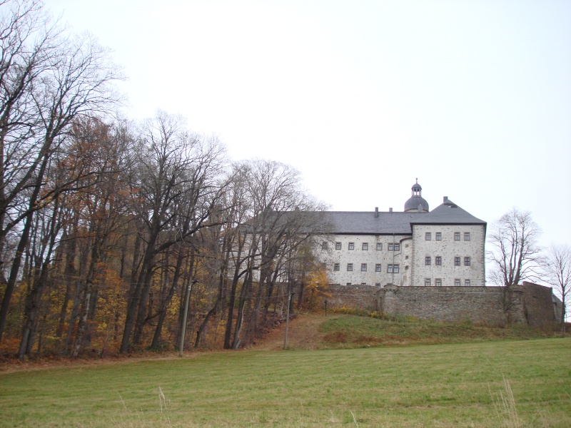 Datei:Frauensteiner Schloss Oktober 2013.JPG