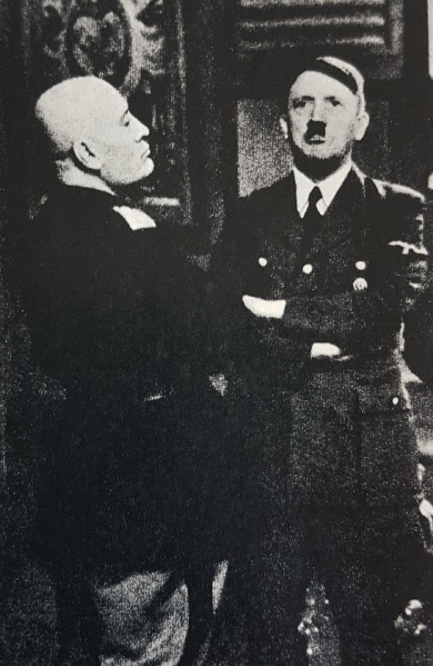 Datei:Verbrecher Mussolini und Hitler.jpg