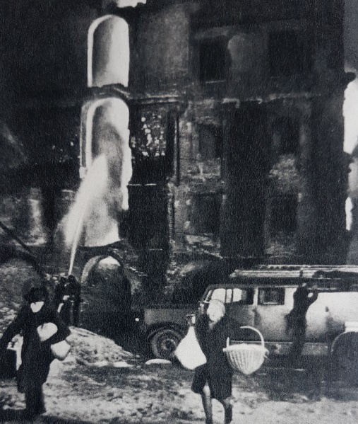 Datei:Hamburg 1943.jpg