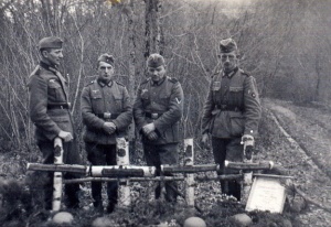 Soldatengräber 5.tif.jpg