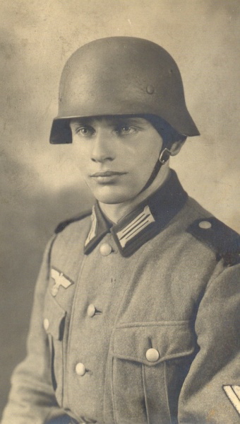 Datei:Motiv Stahlhelm.jpg