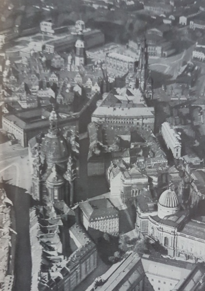 Datei:Vorgeschichte in Dresden.jpg