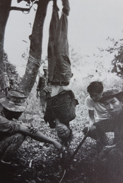 Datei:Hinrichtung eines Vietcong 1966.jpg