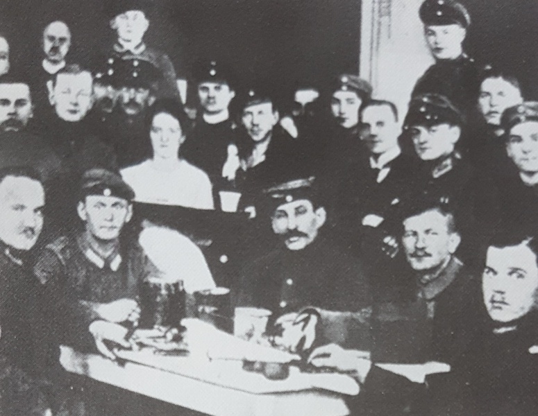 Datei:Von der Konterrevolution gedungene Mörder.jpg